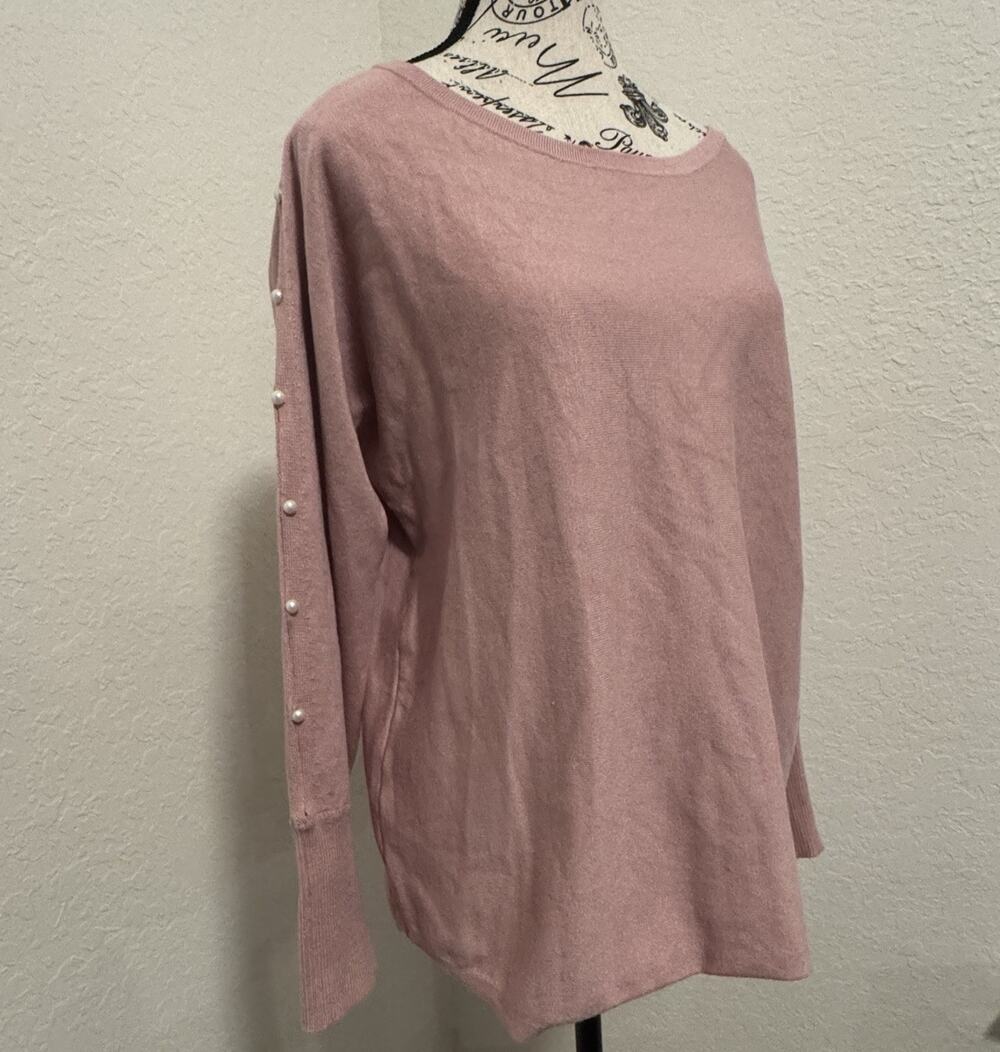 Adrienne Vittadini Medium Blush Top with Pearl Details Elevated Basic Classic